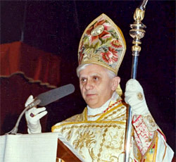 Cardinal Ratzinger preaches at a Traditional Latin Mass